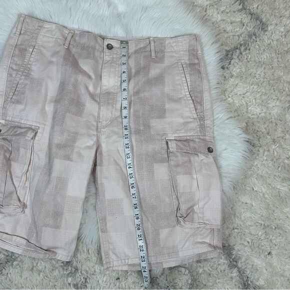 Levi's Pink Cargo Shorts Classic Style - Picture 2 of 8